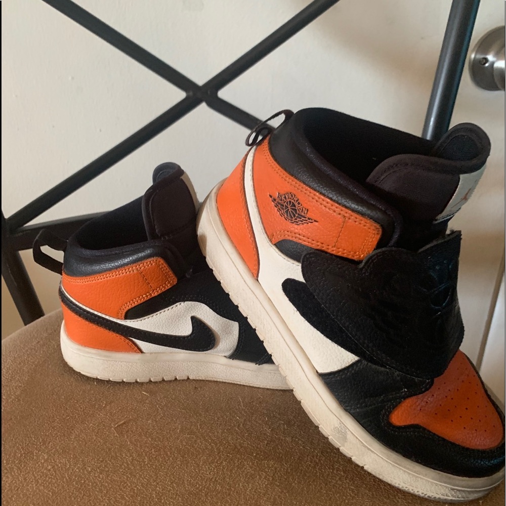 Boys shoes